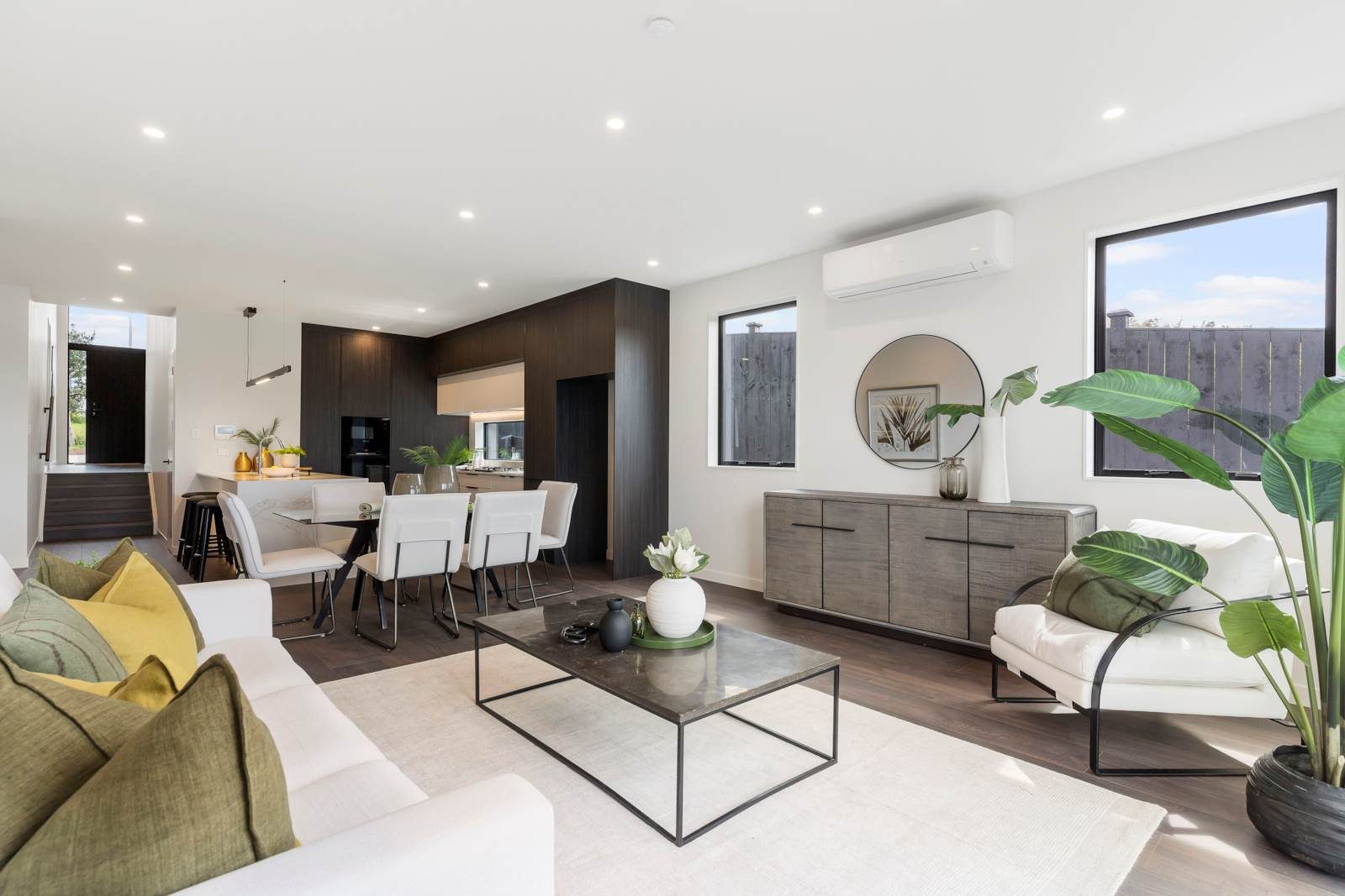 Single Level Premium Living in Ara Hills — slide 2
