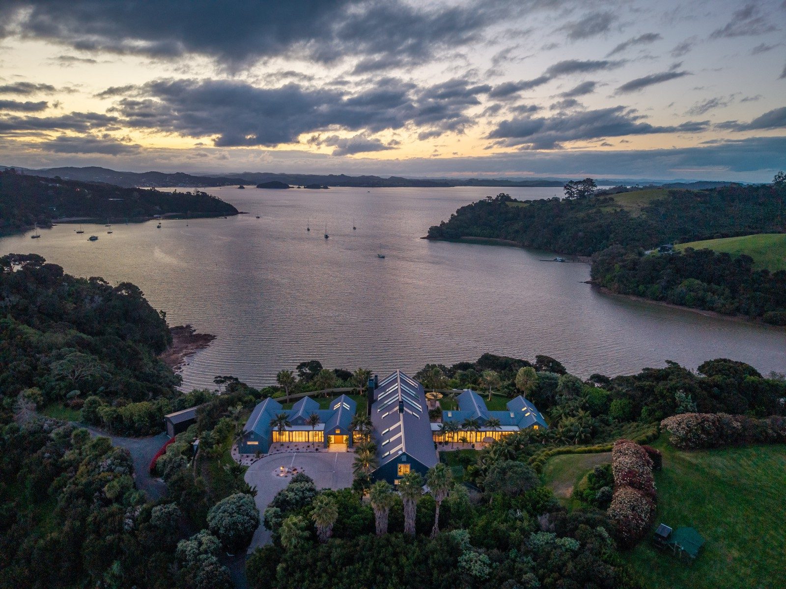 A Secluded Waterfront Haven — slide 28