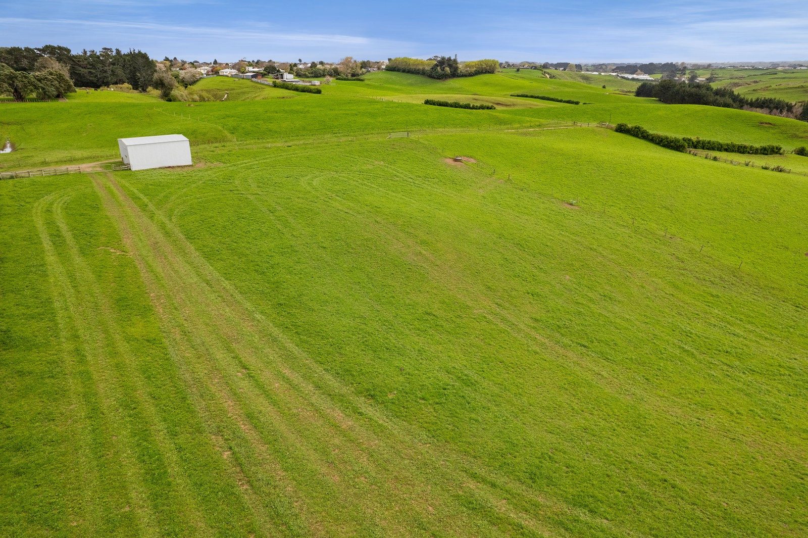 Lifestyle & Grazing in the Heart of Hawera — slide 17