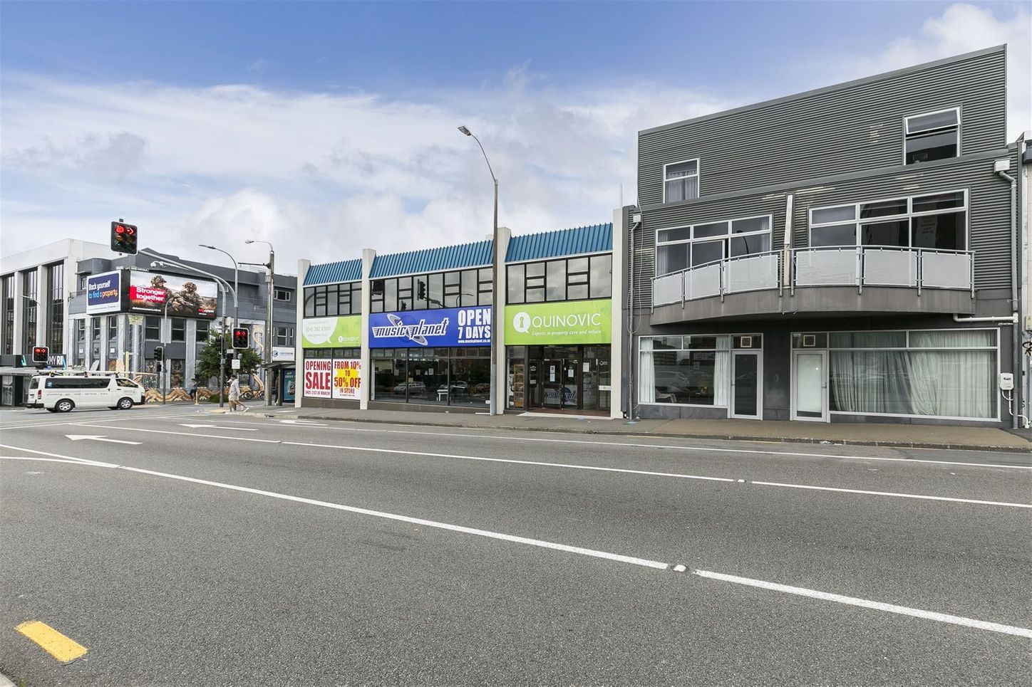 OPPORTUNITY KNOCKS! - MORTGAGEE SALE image 2