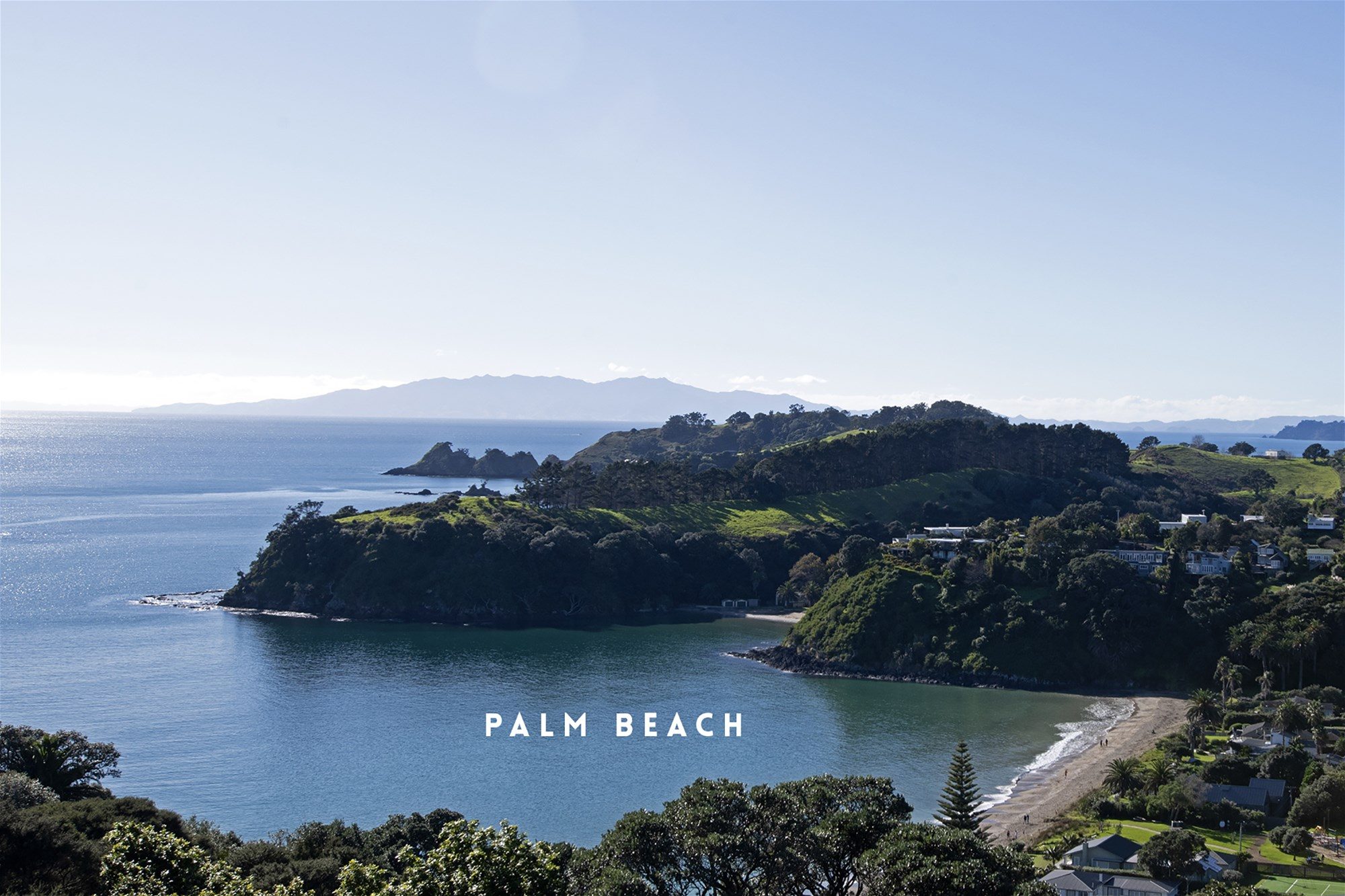 Beautiful Expansive Property-Moments to Palm Beach — slide 1