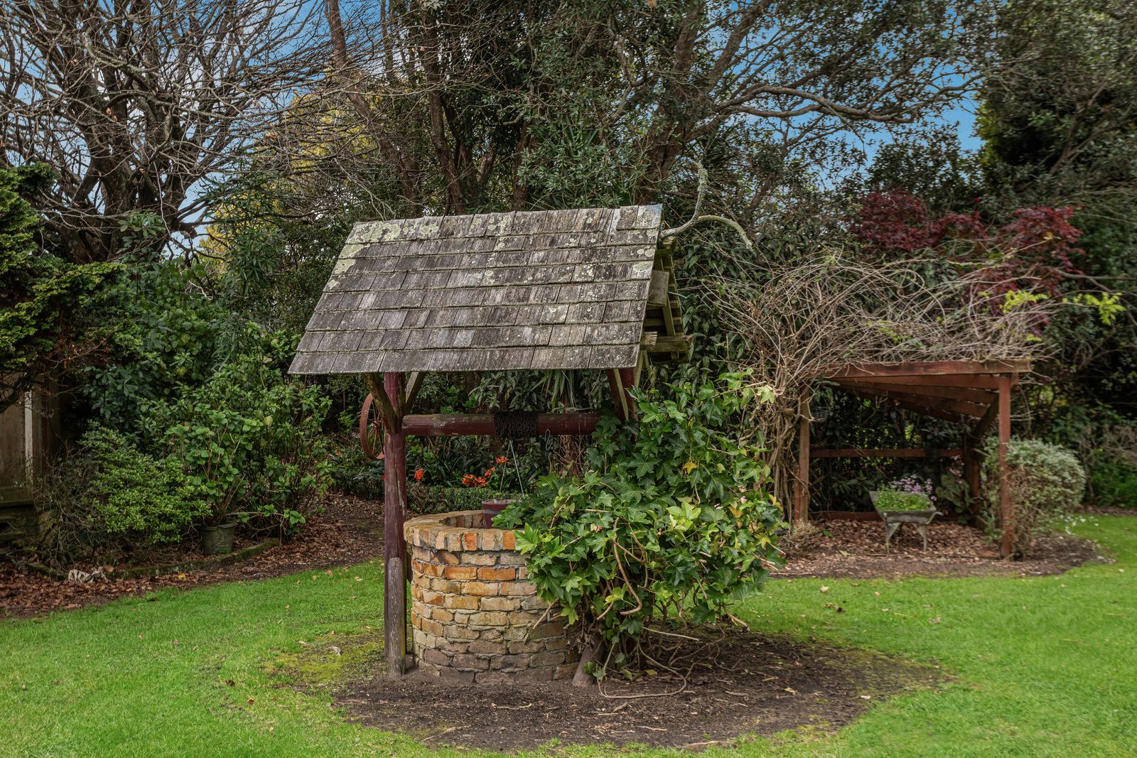 Architectural Classic with Room to Grow — slide 9