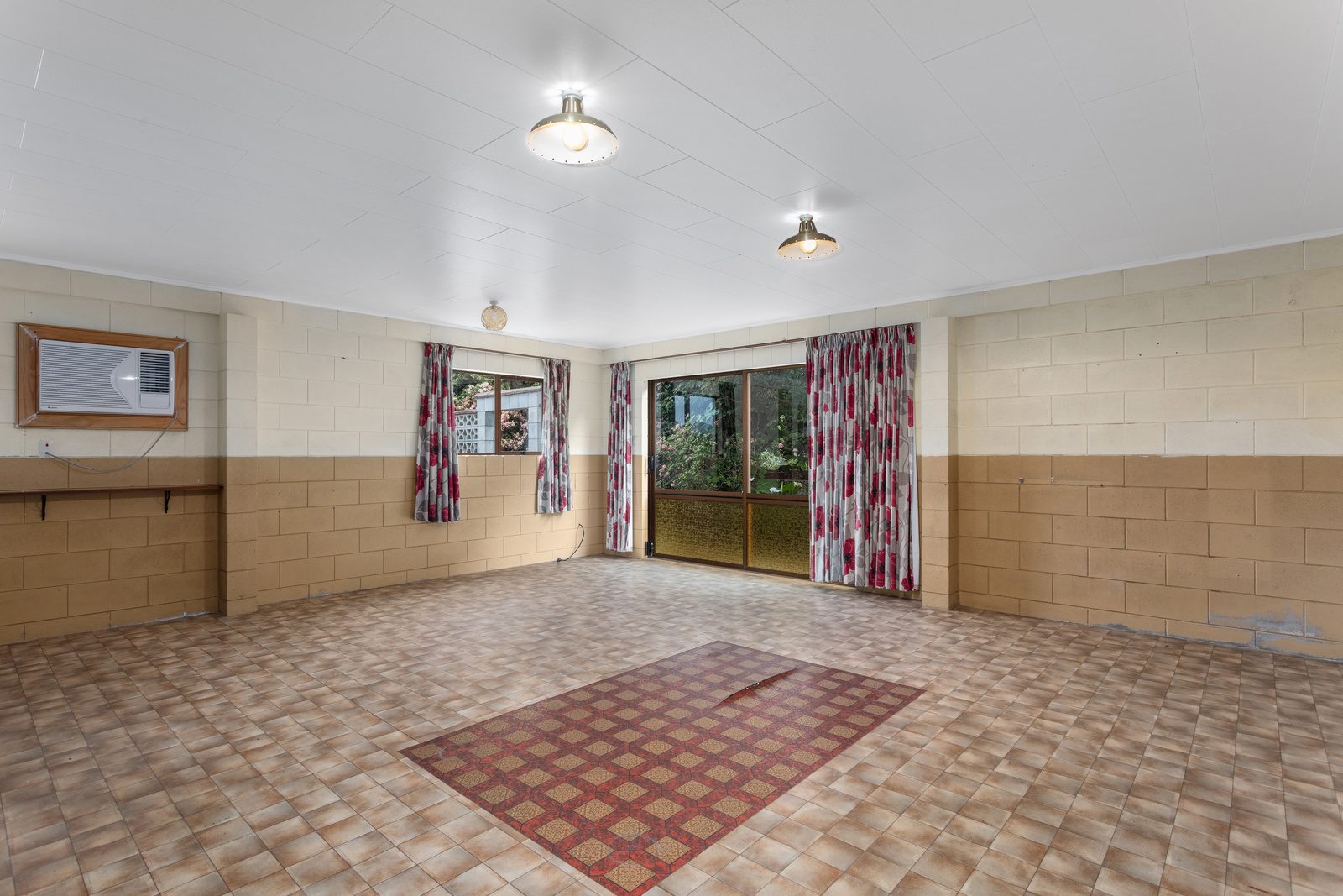 Architectural Classic with Room to Grow — slide 30