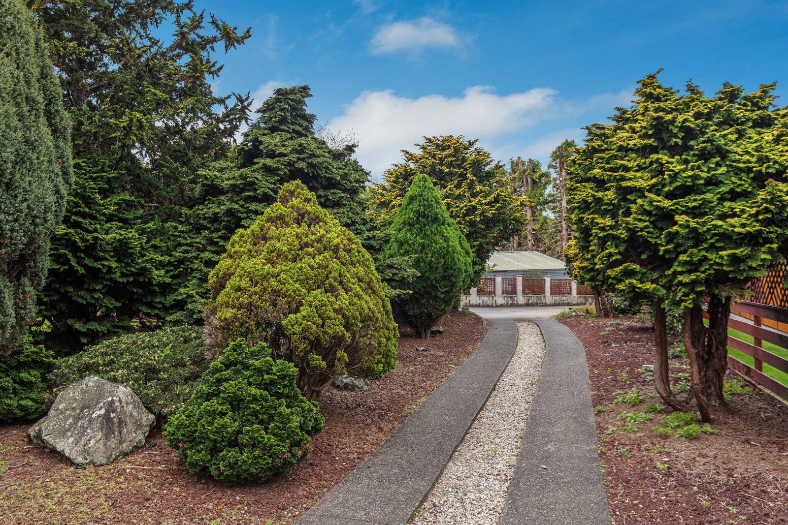 Architectural Classic with Room to Grow — slide 39
