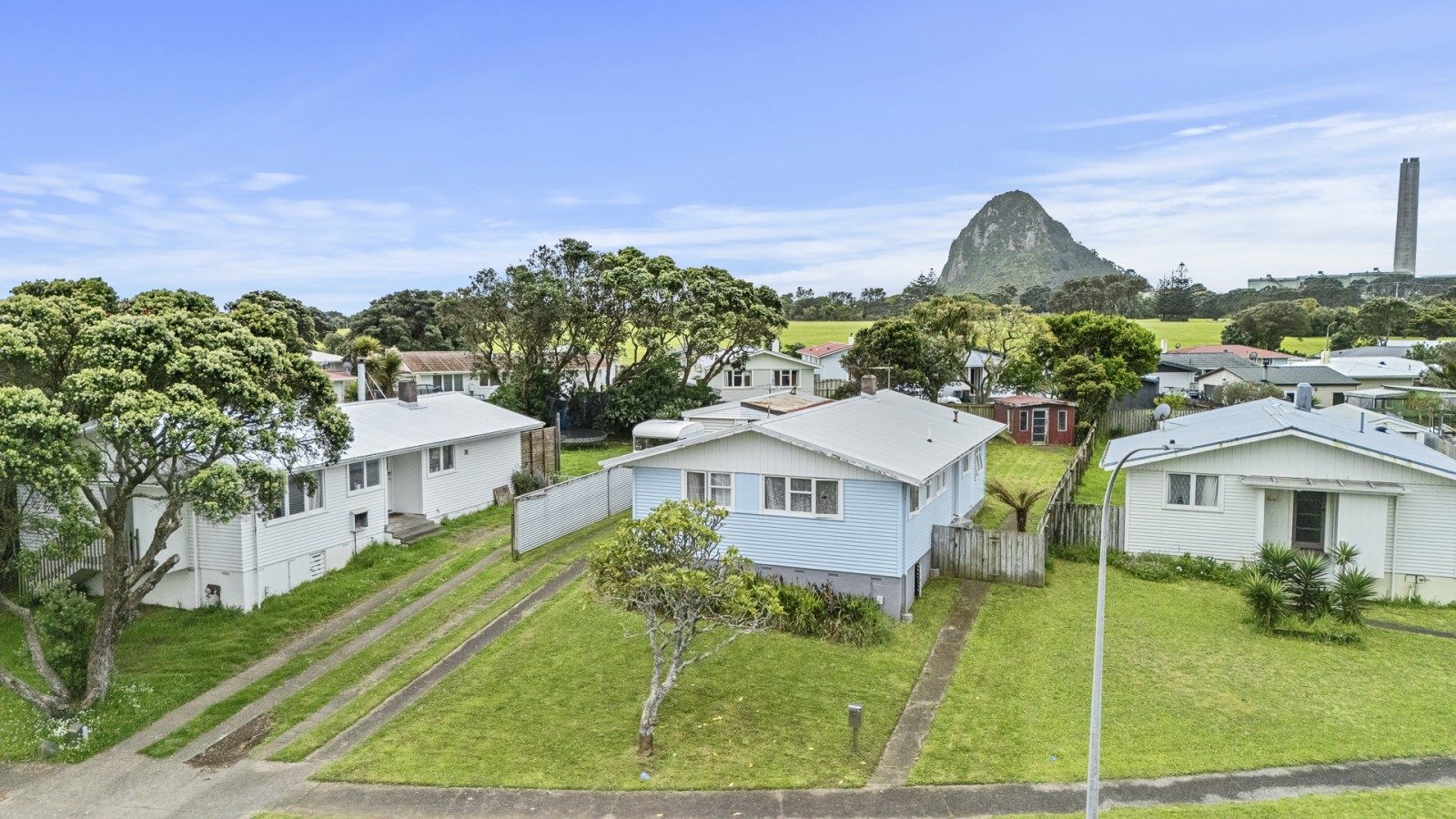 Entry Level Close to Surf Spot! — slide 1
