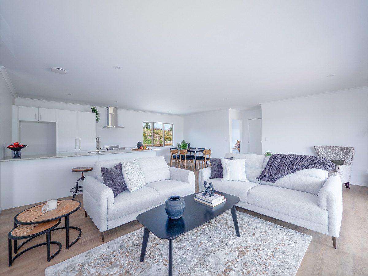 $795,000 - Sun-Filled, Brand-New Home in Paihia’ — slide 1