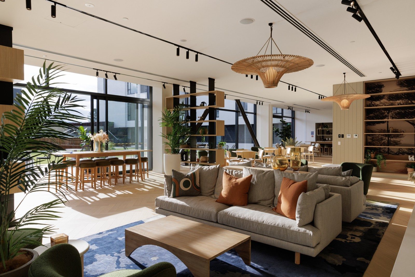 Brand New Garden Villa at Elizabeth Towers! — slide 17