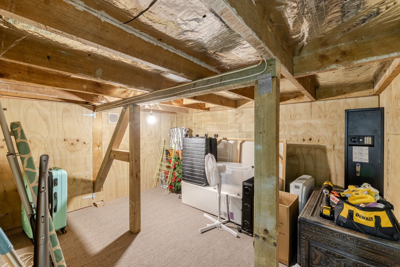 Rental investment with location, luxury and style — slide 31