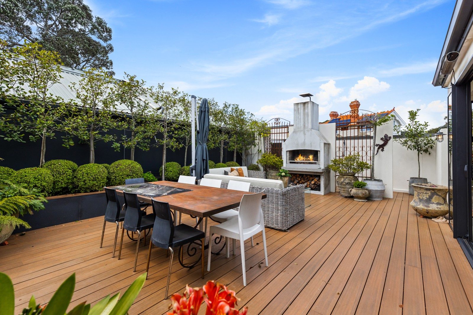 Unique family apartment in the heart of Devonport — slide 2
