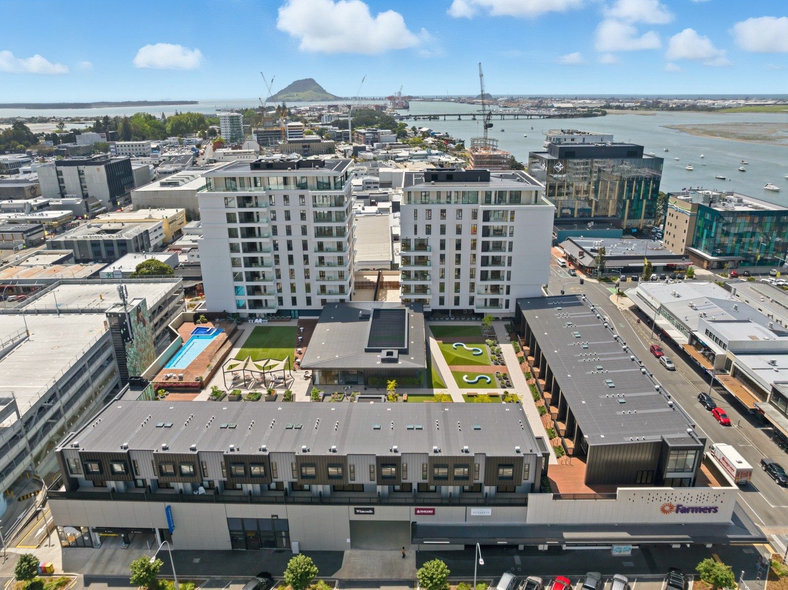 Brand New Garden Villa at Elizabeth Towers! — slide 21