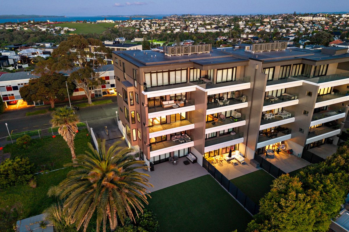 TWILIGHT OPEN HOME THURSDAY 6PM - 6.30 PM — slide 29