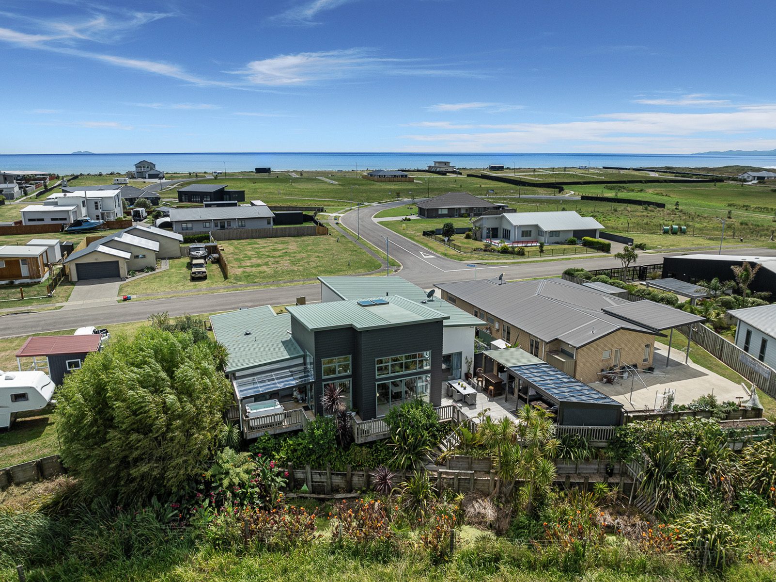 Beachside Lifestyle with Exceptional Extras — slide 2
