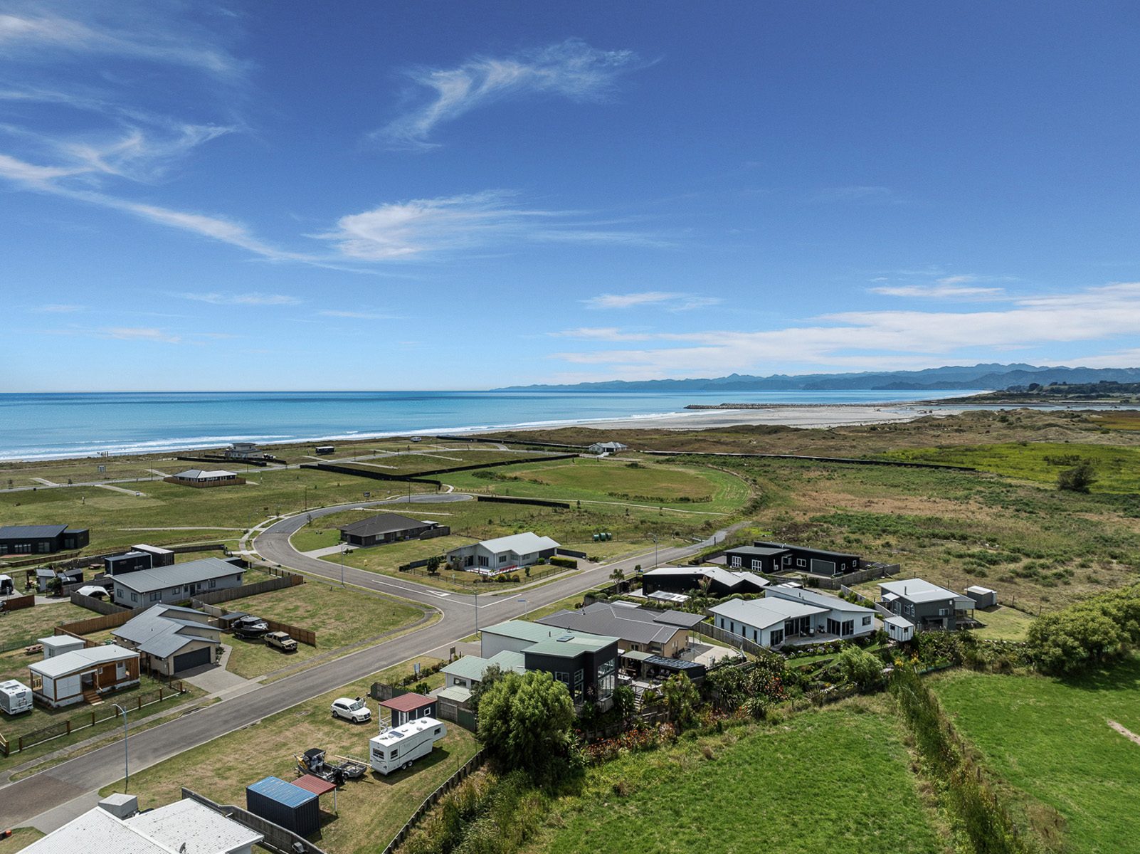 Beachside Lifestyle with Exceptional Extras — slide 24