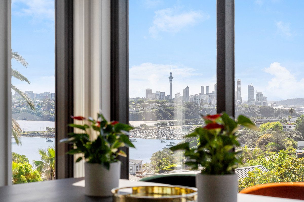 TWILIGHT OPEN HOME THURSDAY 6PM - 6.30 PM — slide 10