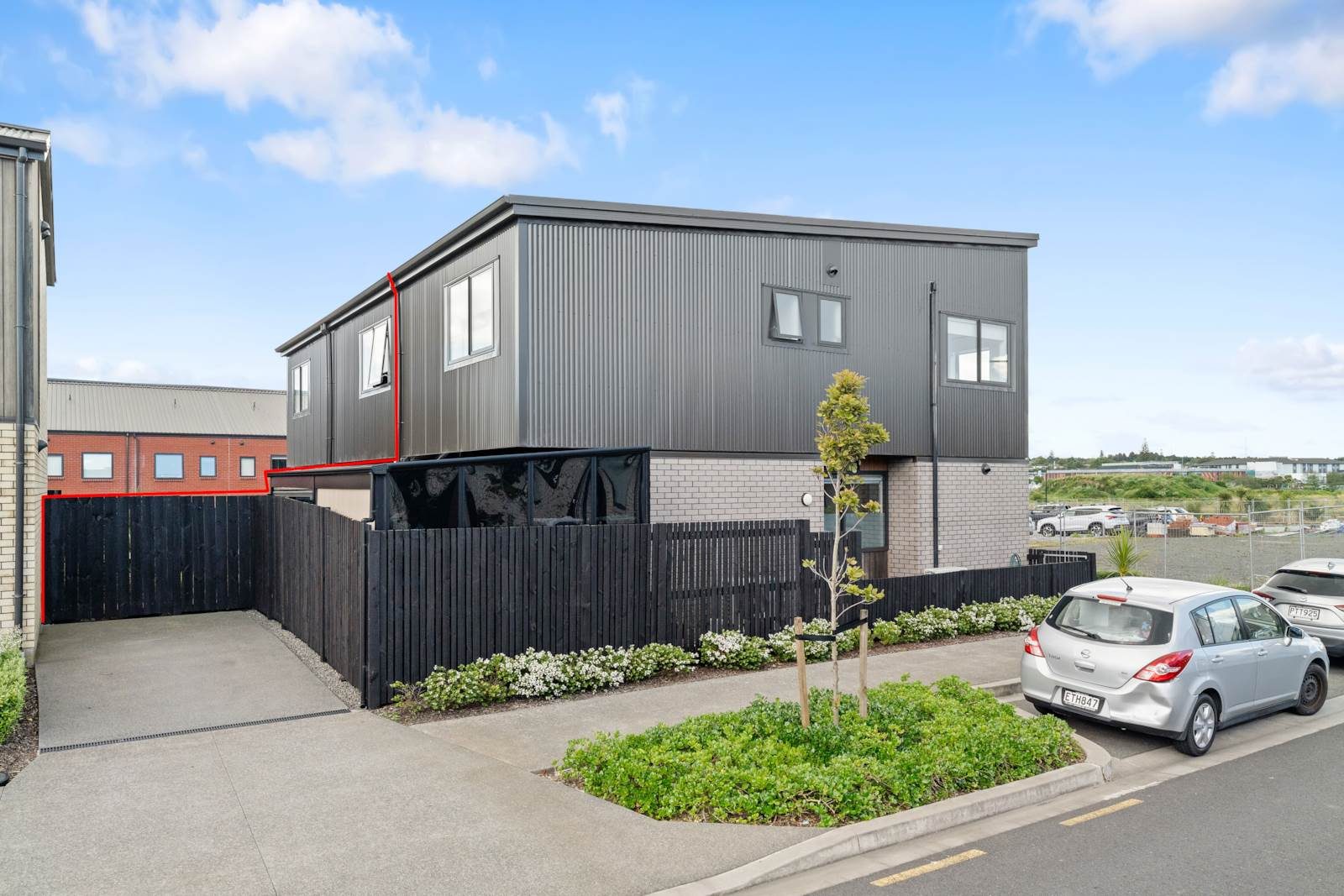 Smart, Stylish & Solid – Near-New Home in Wiri — slide 24