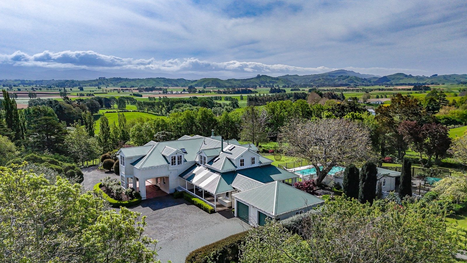 Nganui Homestead — slide 2