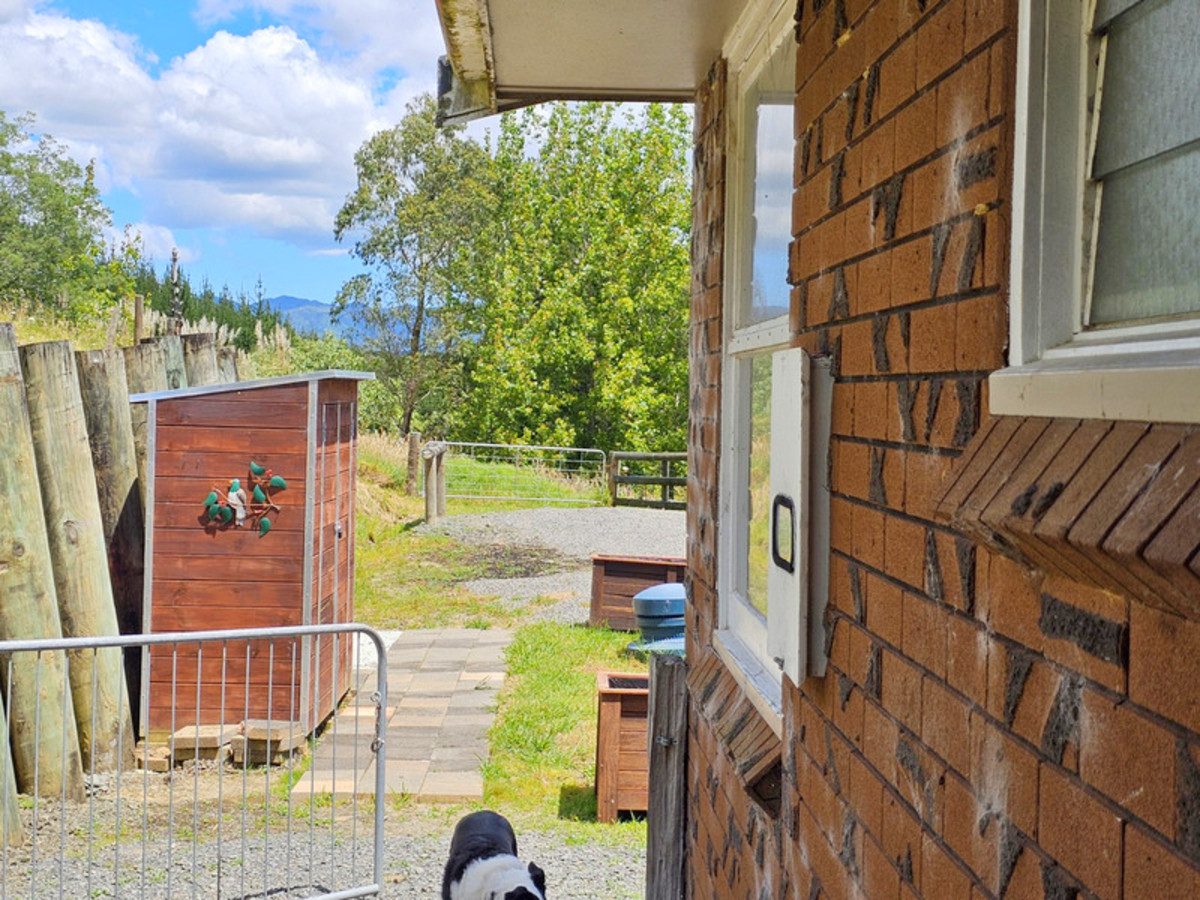 Motivated vendors ! Coastal Living In Your Rustic — slide 20