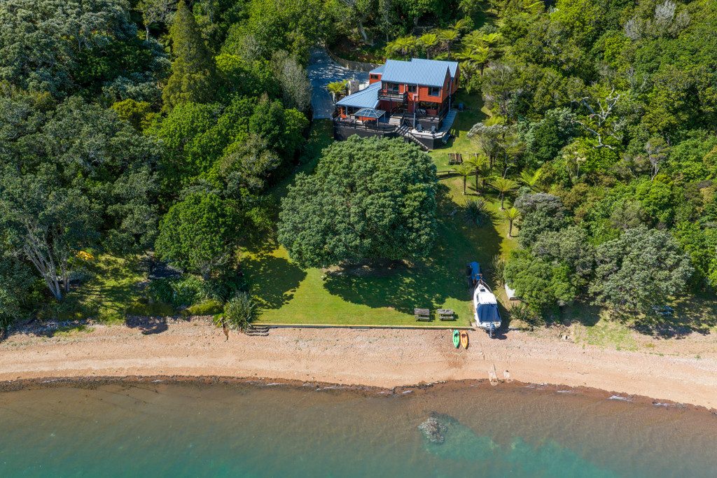 Peaceful Coastal Escape with Riparian Rights — slide 2