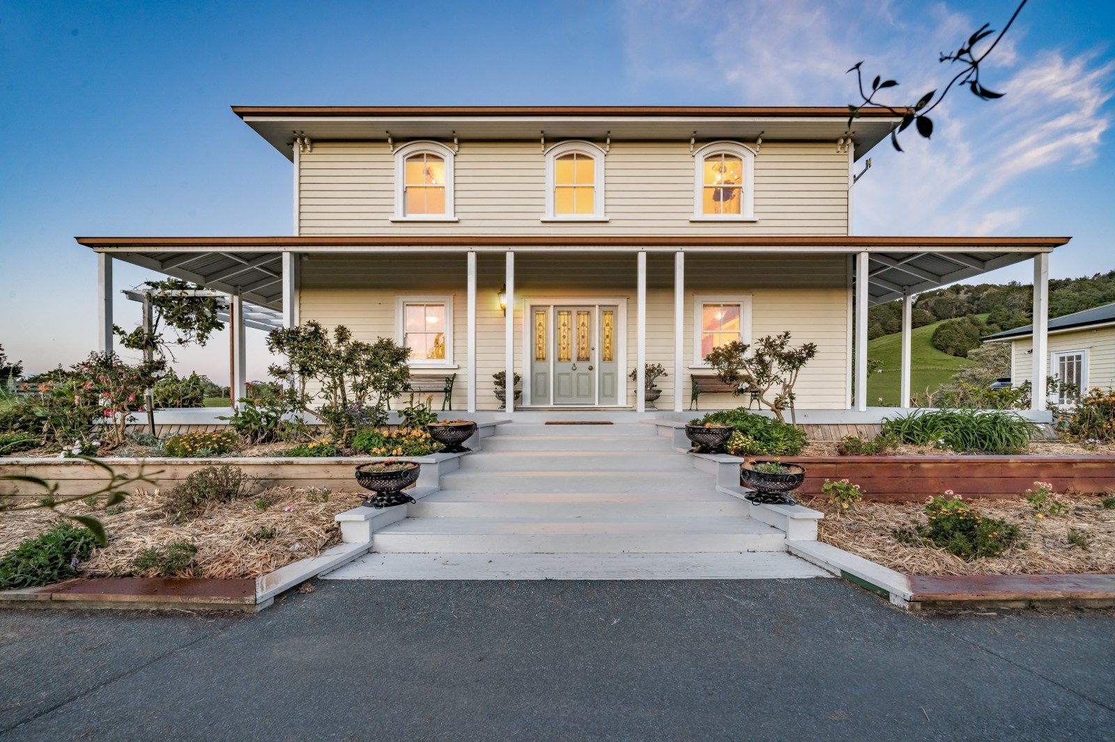 Idyllic Country Retreat, Wayby Valley — slide 2