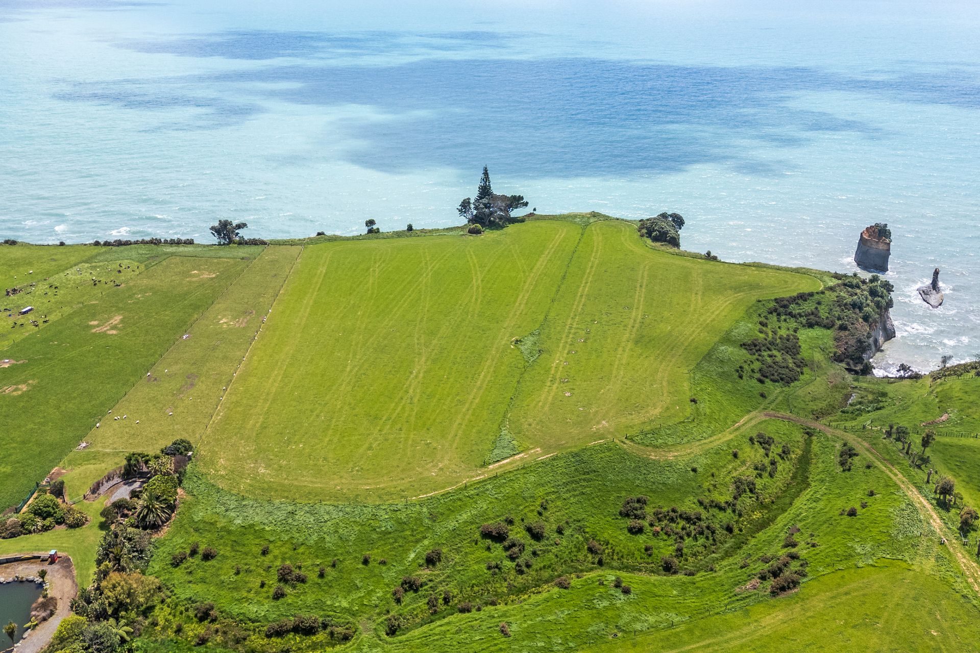 North Taranaki’s Most Striking Coastal Holding — slide 5