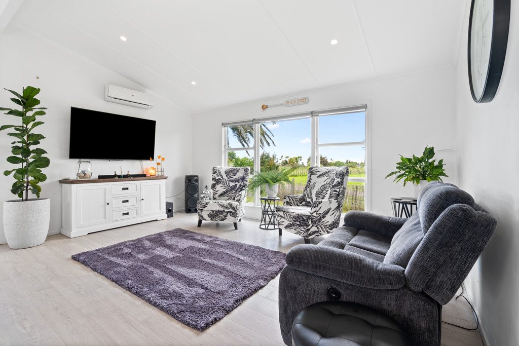 Renovated Lifestyle Living Near the Water — slide 7