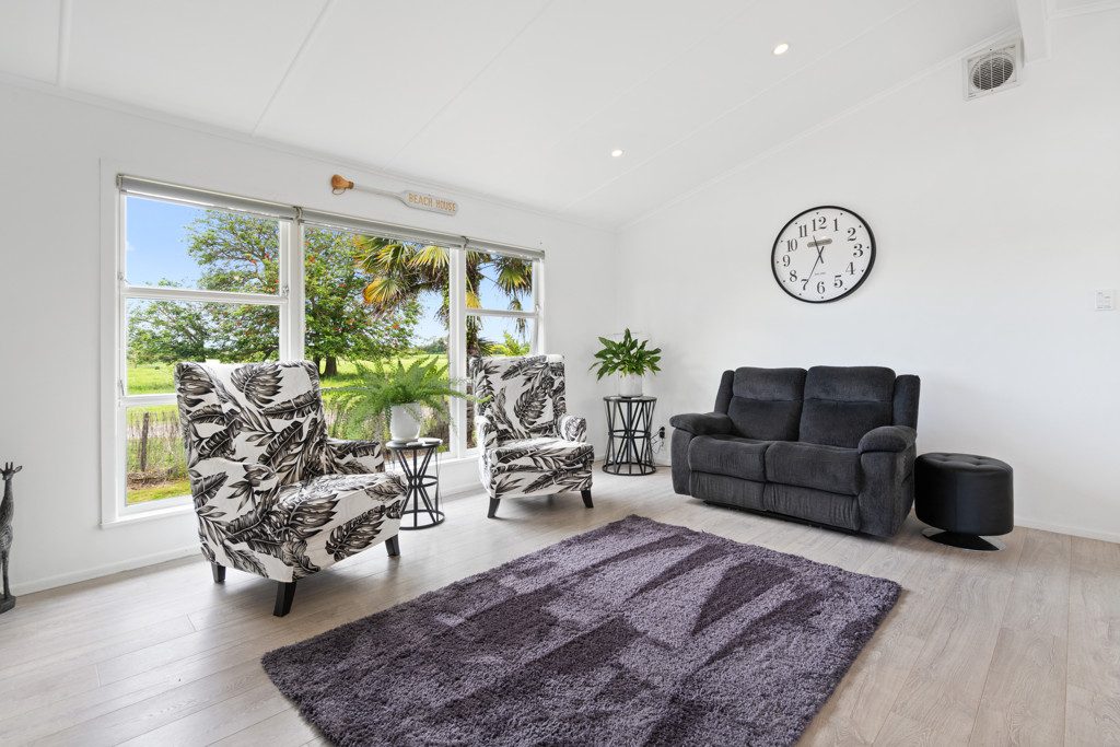Renovated Lifestyle Living Near the Water — slide 8