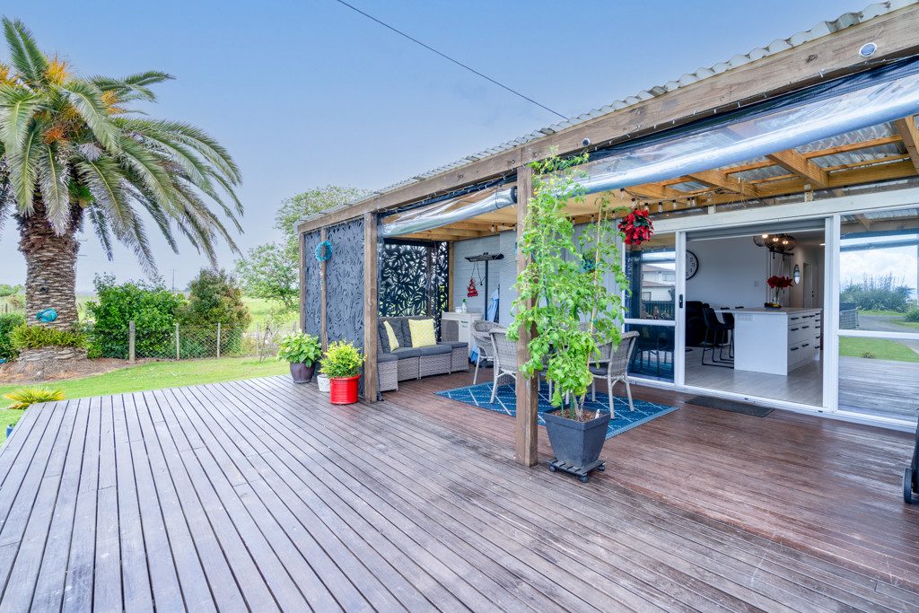 Renovated Lifestyle Living Near the Water — slide 14