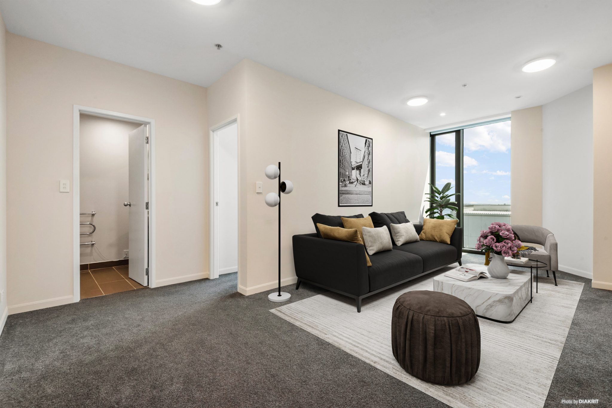High-Income Top-Floor Investment 3 Beds2 Car Parks — slide 2