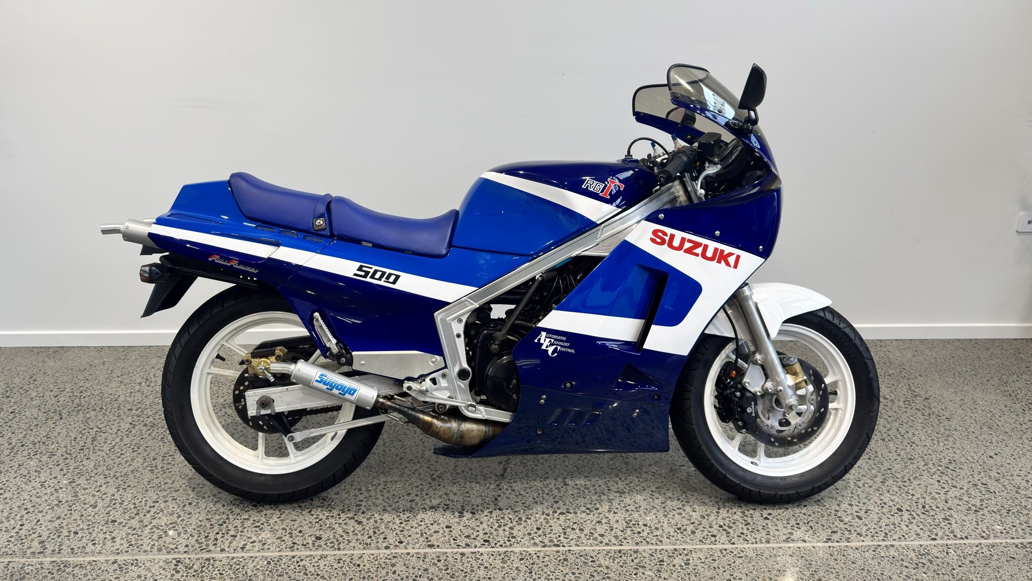 1986 Suzuki RG500 | Trade Me Motors
