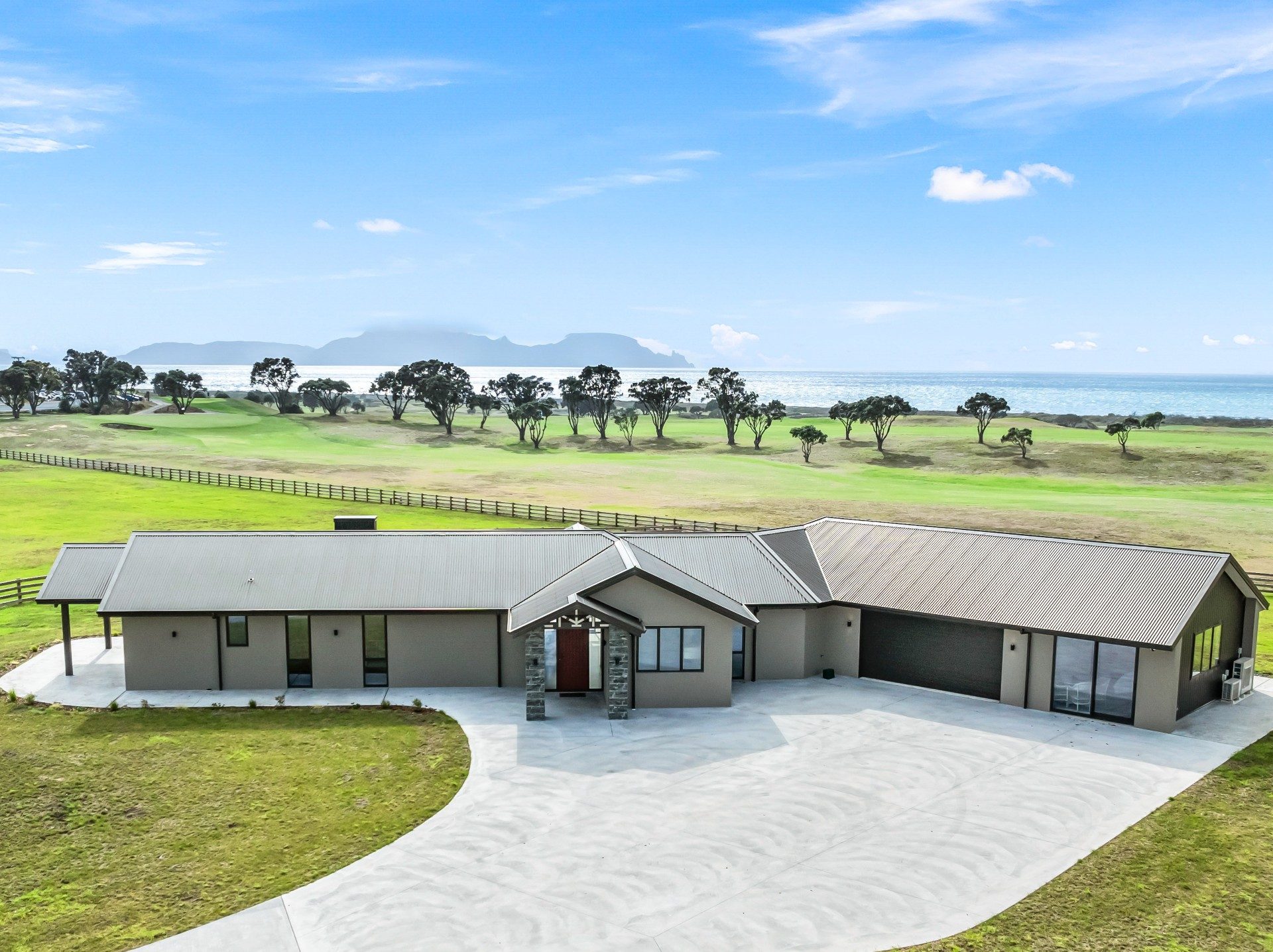 Coastal Home - Golf Course/Beach Access — slide 1