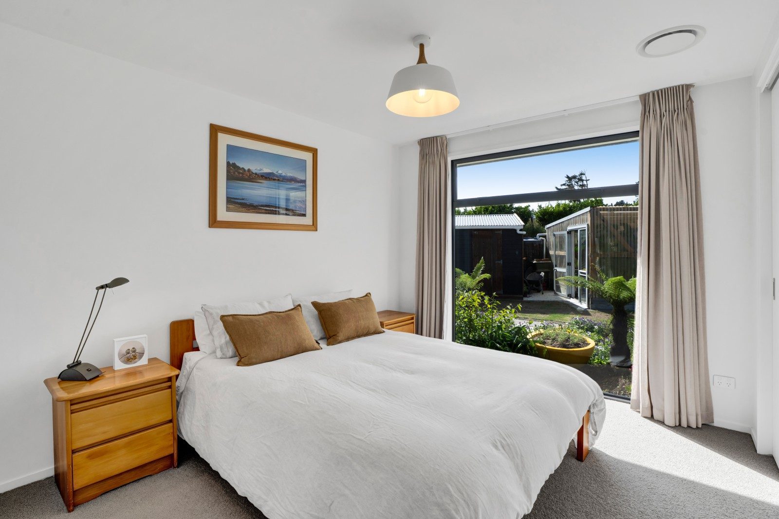Impressive lifestyle package with stunning vista — slide 15