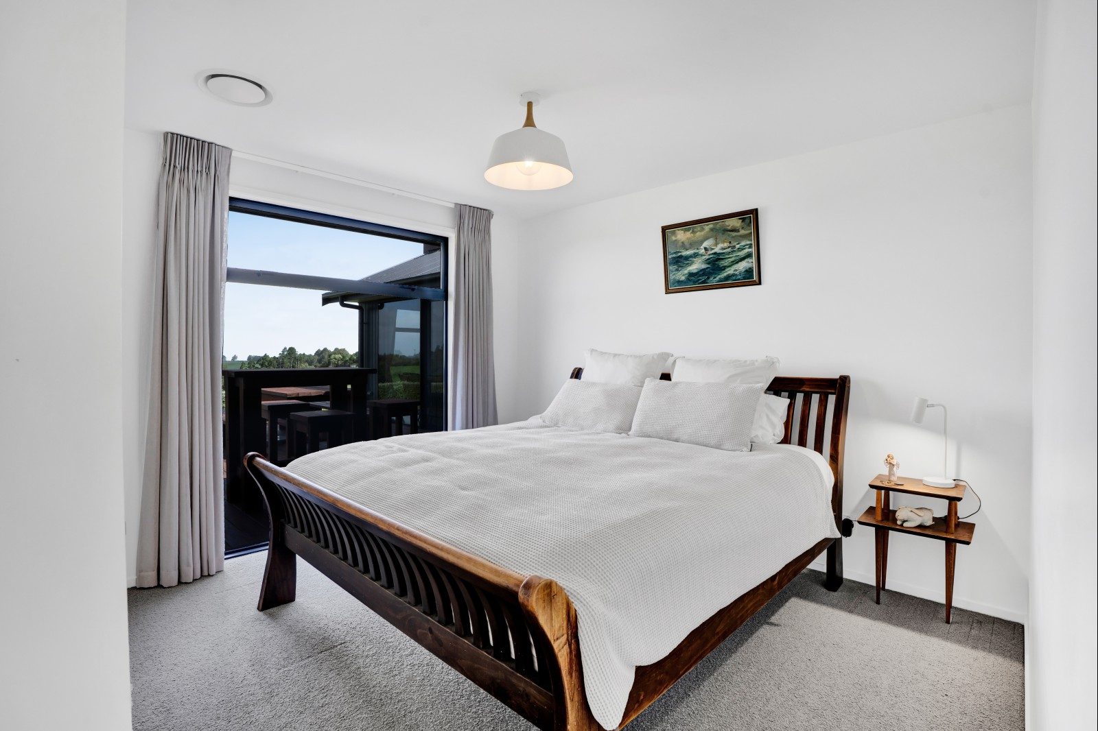Impressive lifestyle package with stunning vista — slide 16
