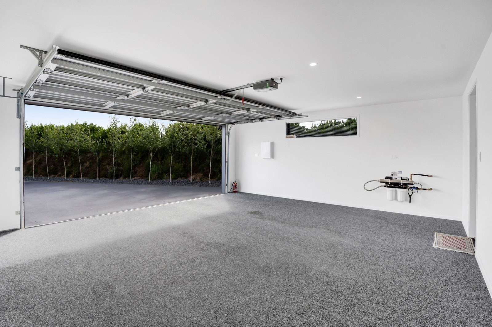 Impressive lifestyle package with stunning vista — slide 25