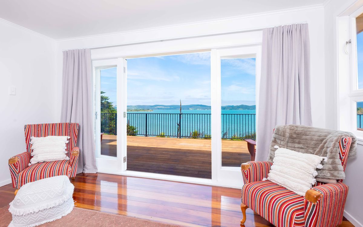 ABSOLUTE WATERFRONT - PRIVATE BEACH ACCESS — slide 11