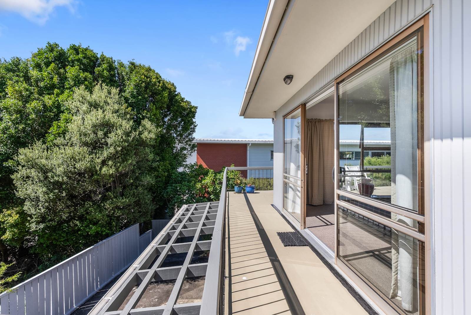 Your Dream Home Awaits in Browns Bay! — slide 23