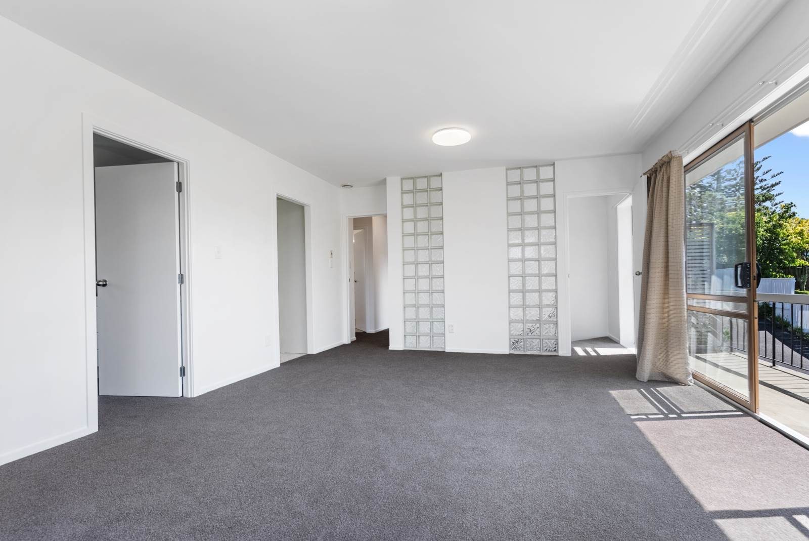 Your Dream Home Awaits in Browns Bay! — slide 13
