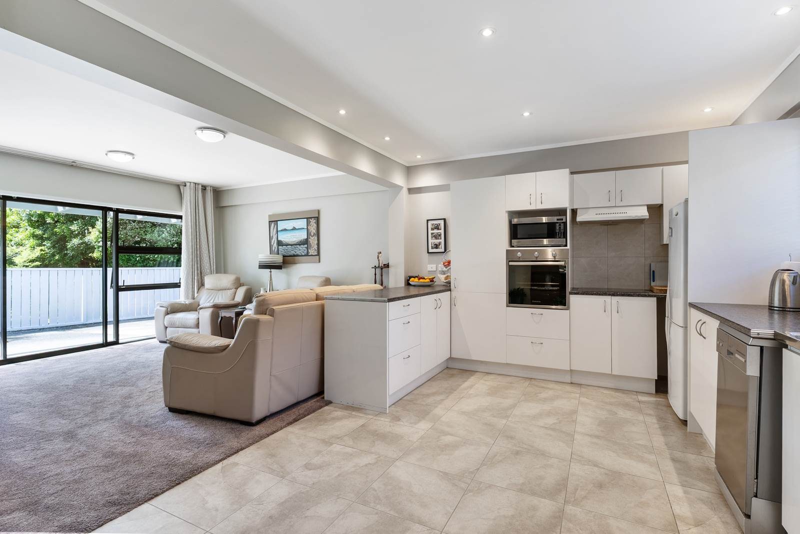 Your Dream Home Awaits in Browns Bay! — slide 8