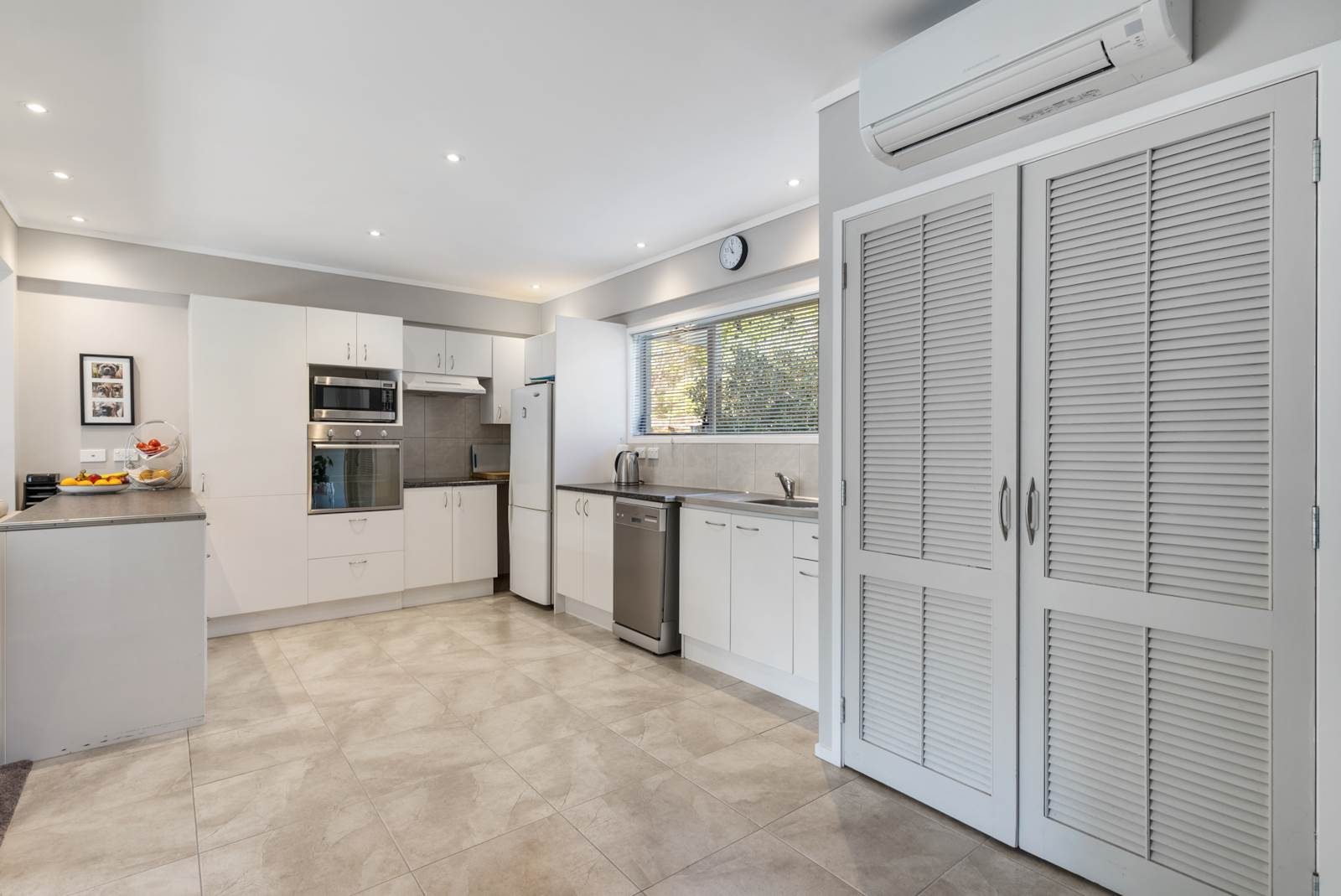 Your Dream Home Awaits in Browns Bay! — slide 9