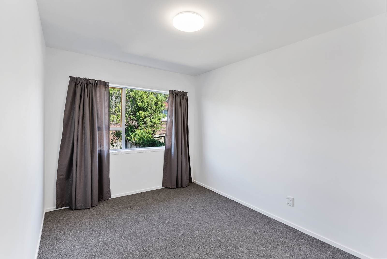 Your Dream Home Awaits in Browns Bay! — slide 21