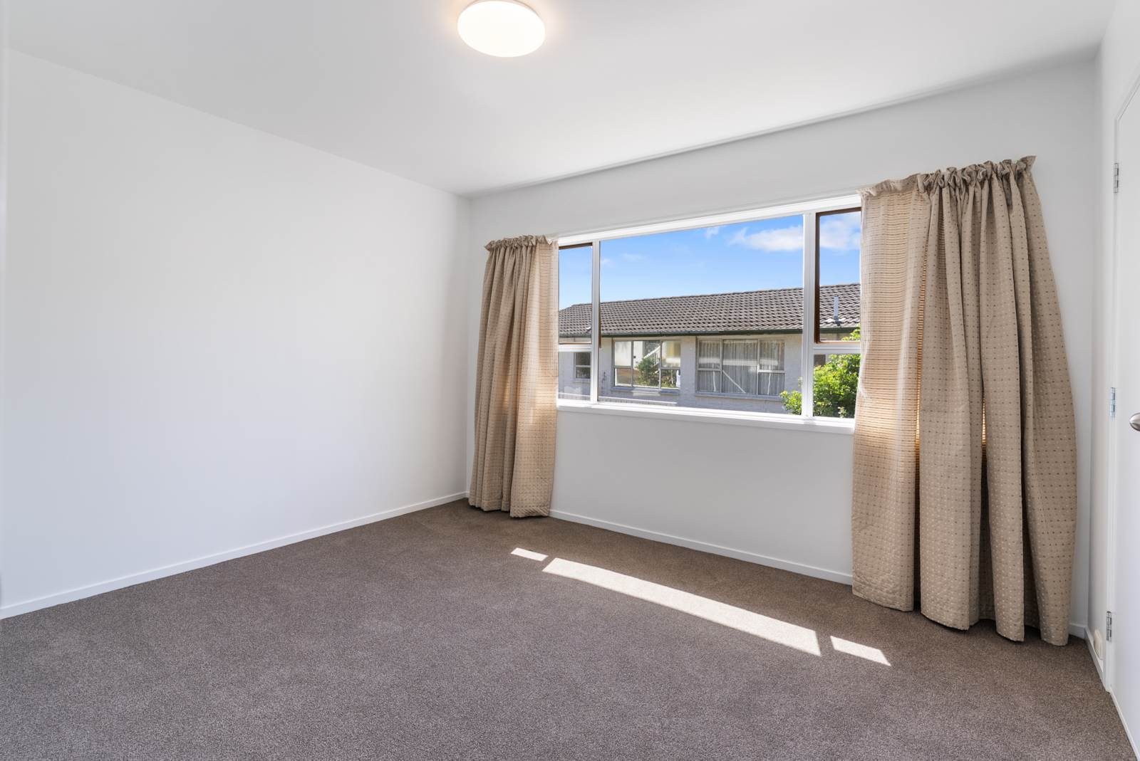 Your Dream Home Awaits in Browns Bay! — slide 22