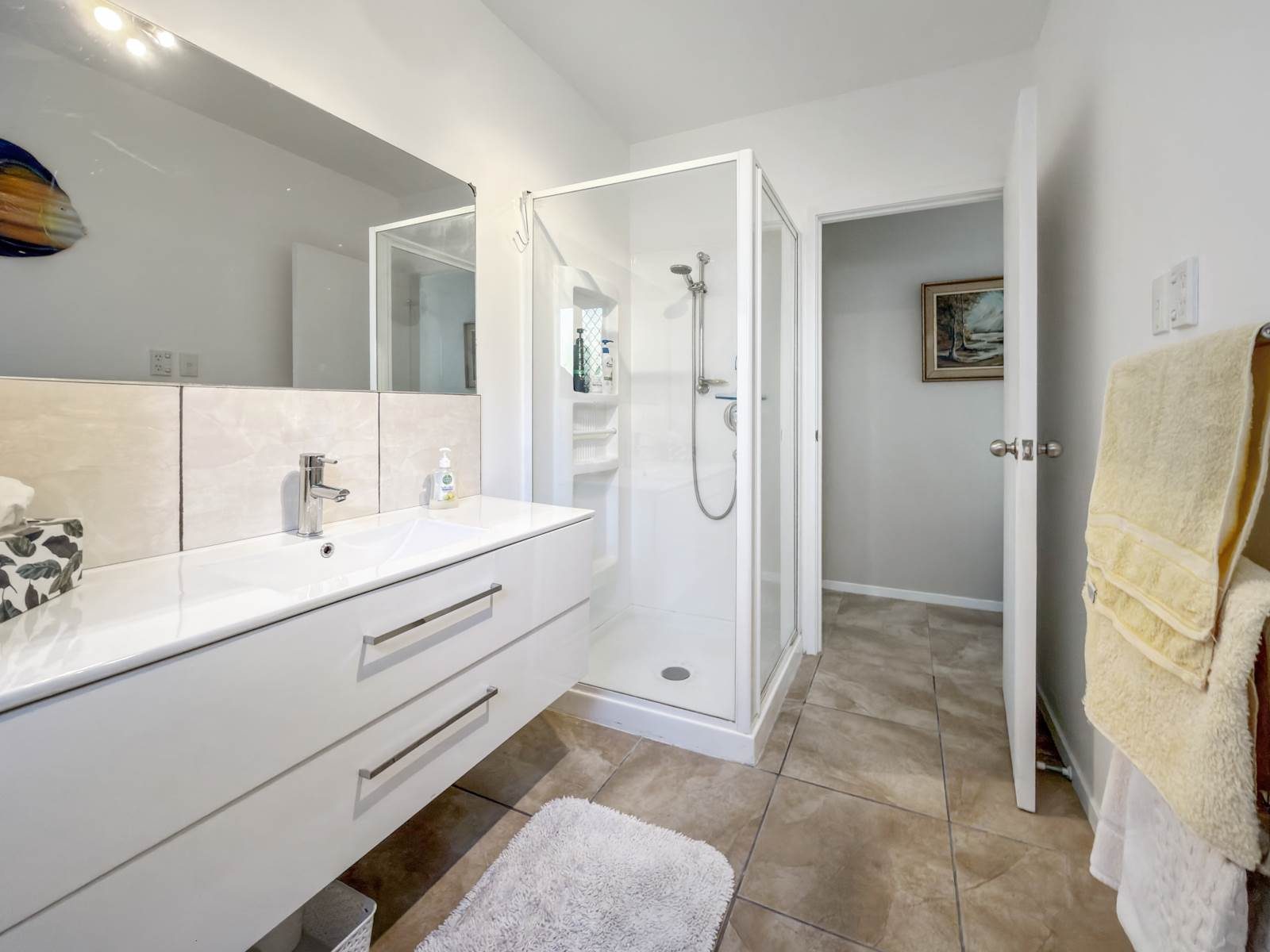 Your Dream Home Awaits in Browns Bay! — slide 11