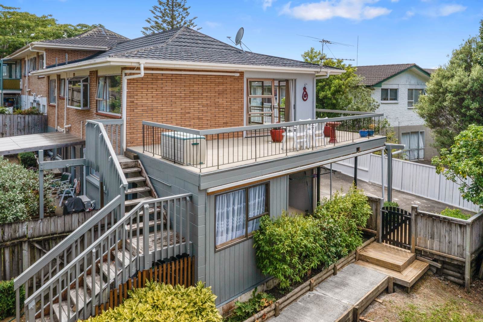 Your Dream Home Awaits in Browns Bay! — slide 2