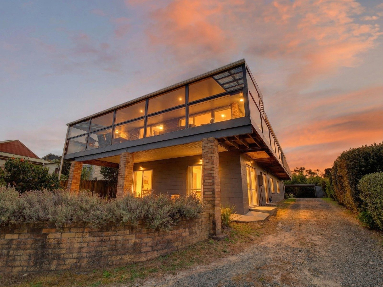 Coastal Living with Dual-Level Flexibility — slide 1