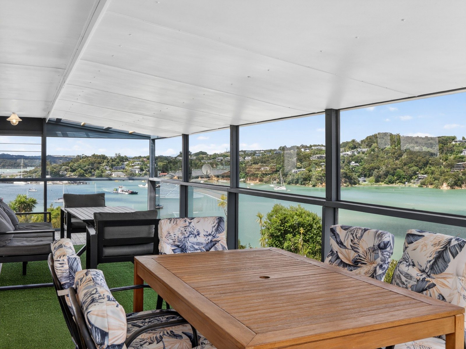 Coastal Living with Dual-Level Flexibility — slide 4