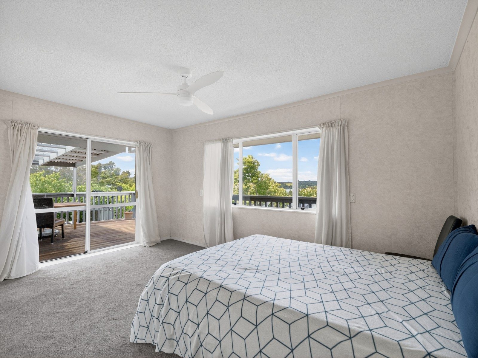 Coastal Living with Dual-Level Flexibility — slide 15