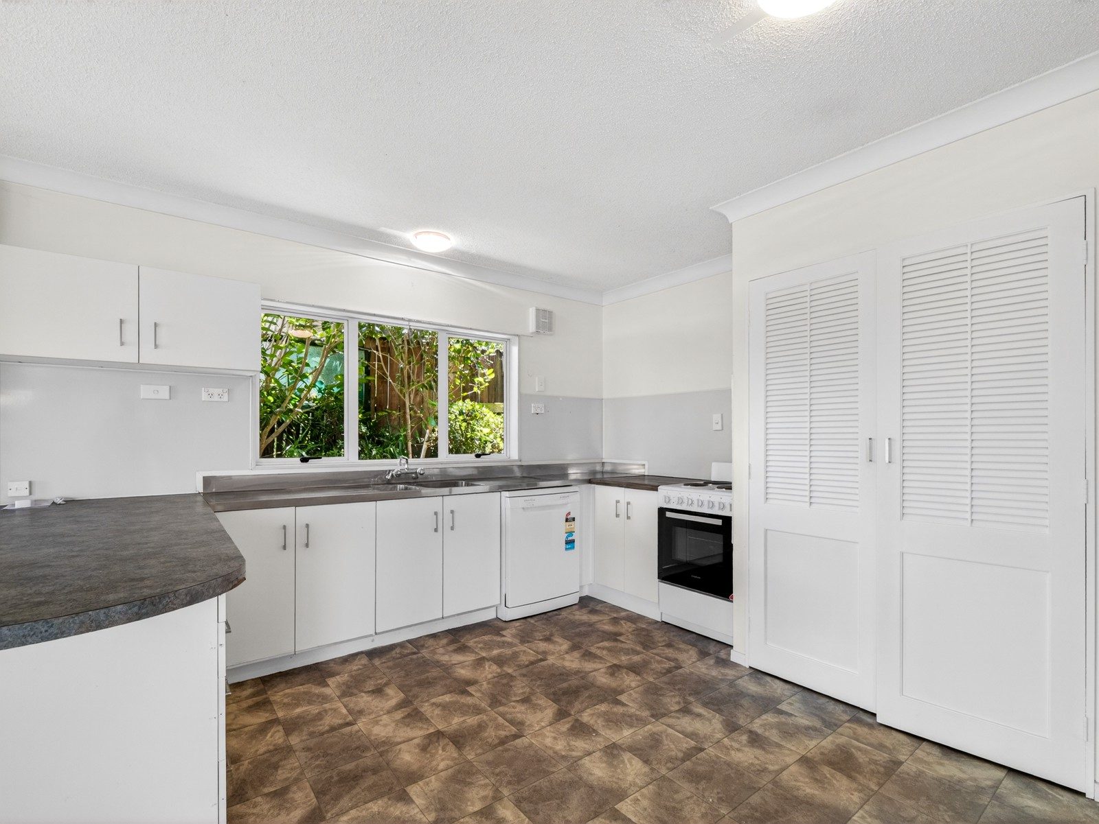 Coastal Living with Dual-Level Flexibility — slide 19
