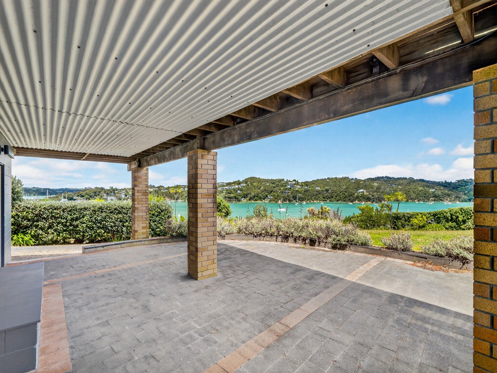 Coastal Living with Dual-Level Flexibility — slide 21