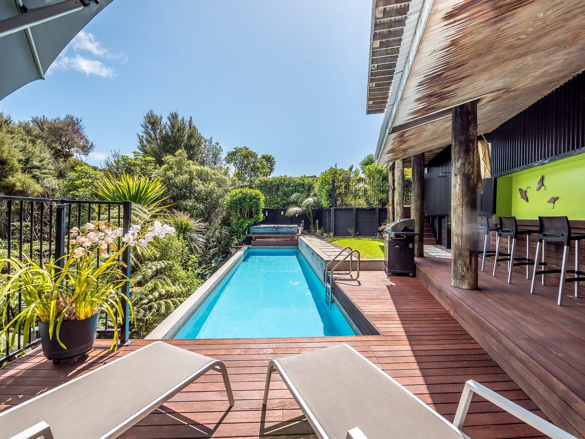 Private Retreat, Luxurious & Poolside Living — slide 1