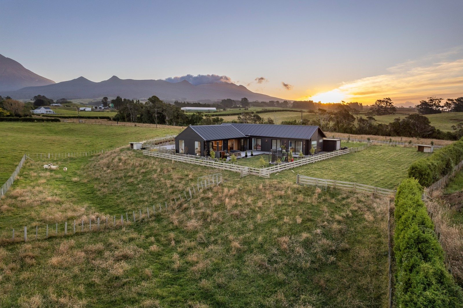 MODERN TARANAKI LIVING — slide 45