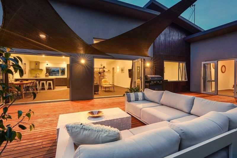 Holy Hukanui: A Stunning Family Home — slide 2
